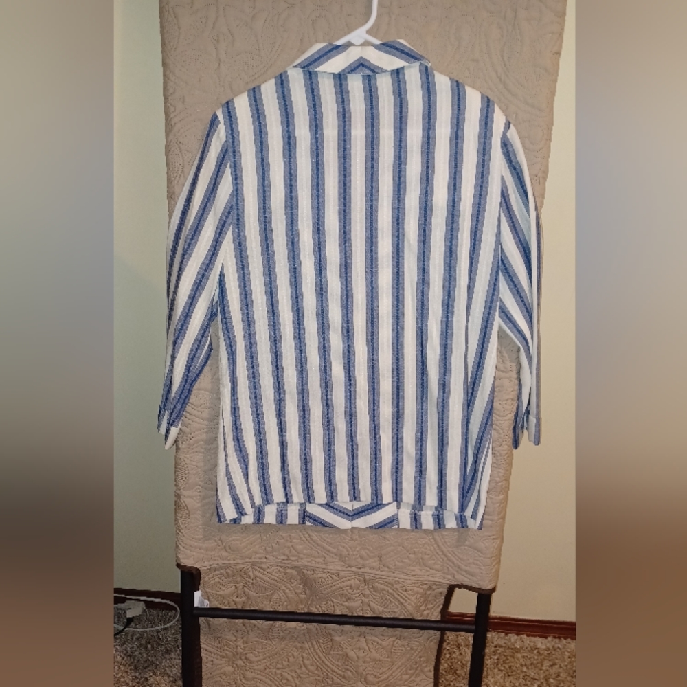 Blazer - Picture 4 of 4